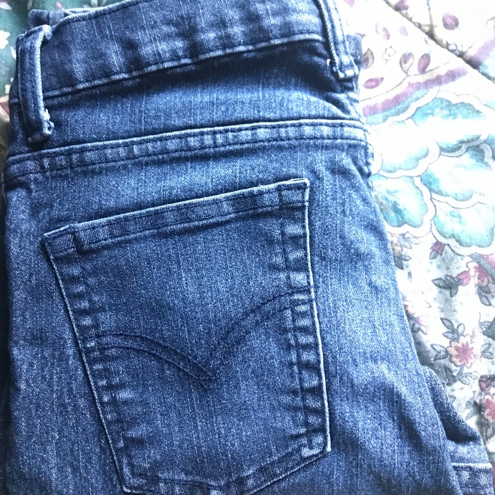 Levi’s blue skinny jeans